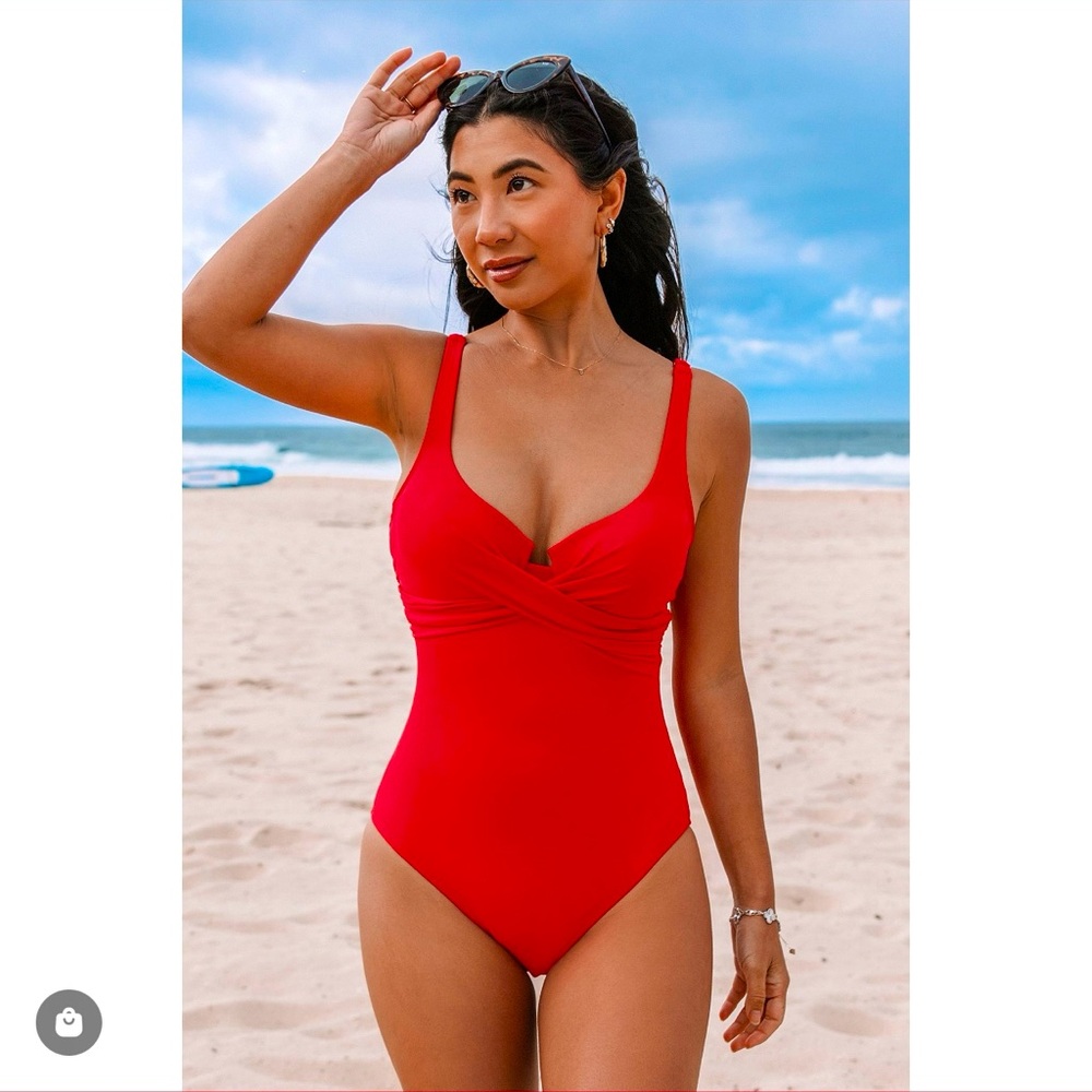 Cupshe Slimming Bathing Suit Size Small NWT
